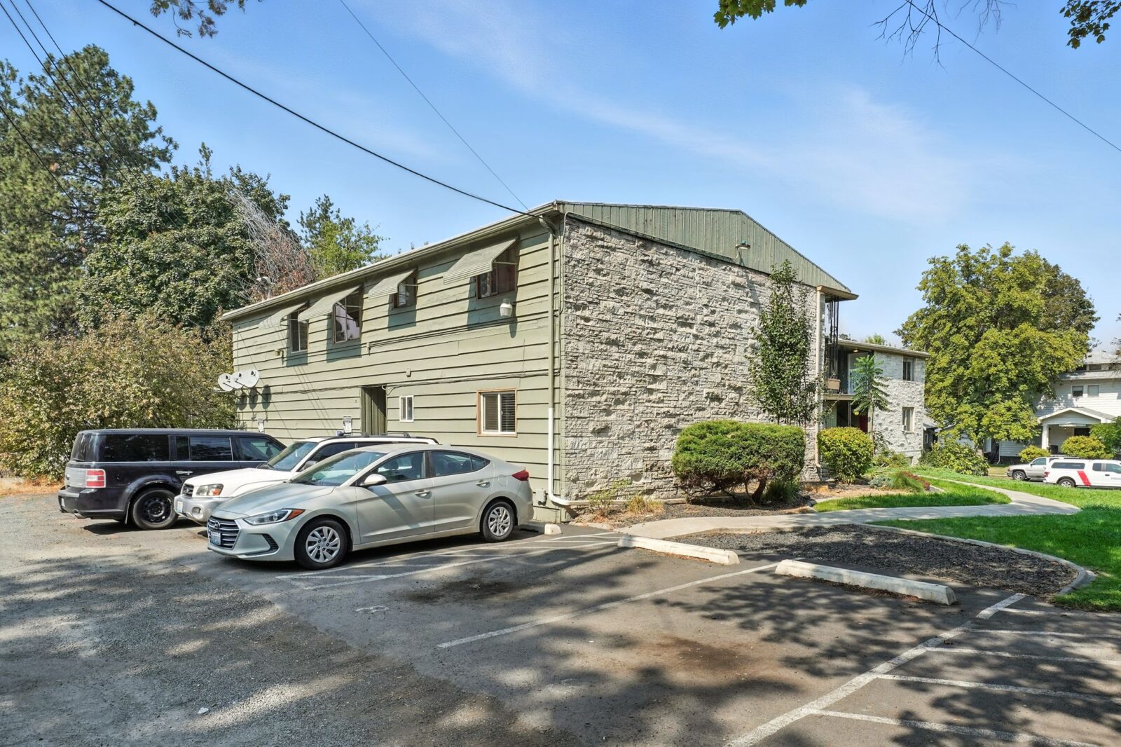 1405 W 8th Ave