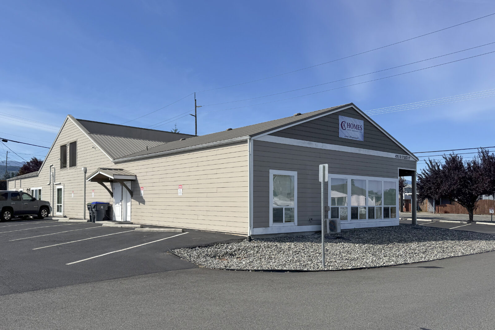 495 W Spruce St 2&3