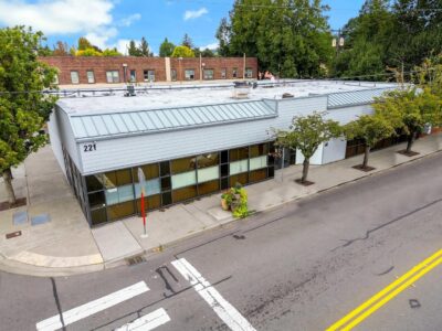 221 W Gowe St