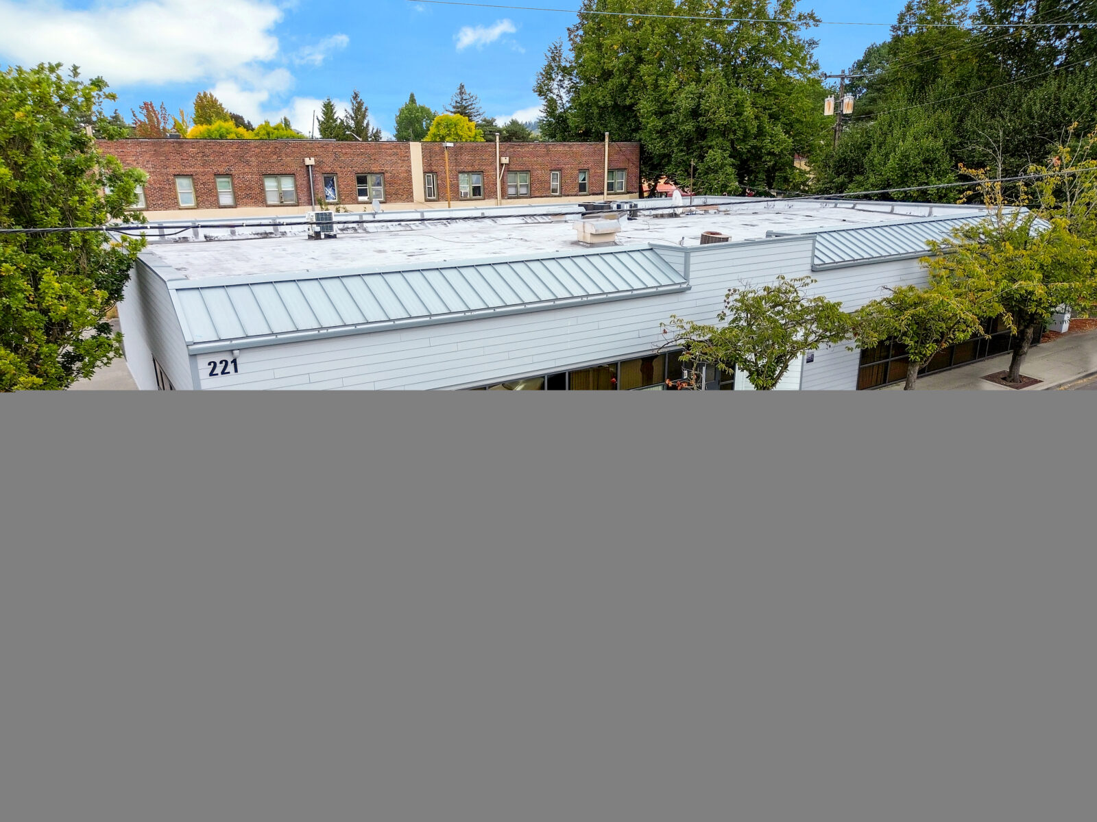 221 W Gowe St