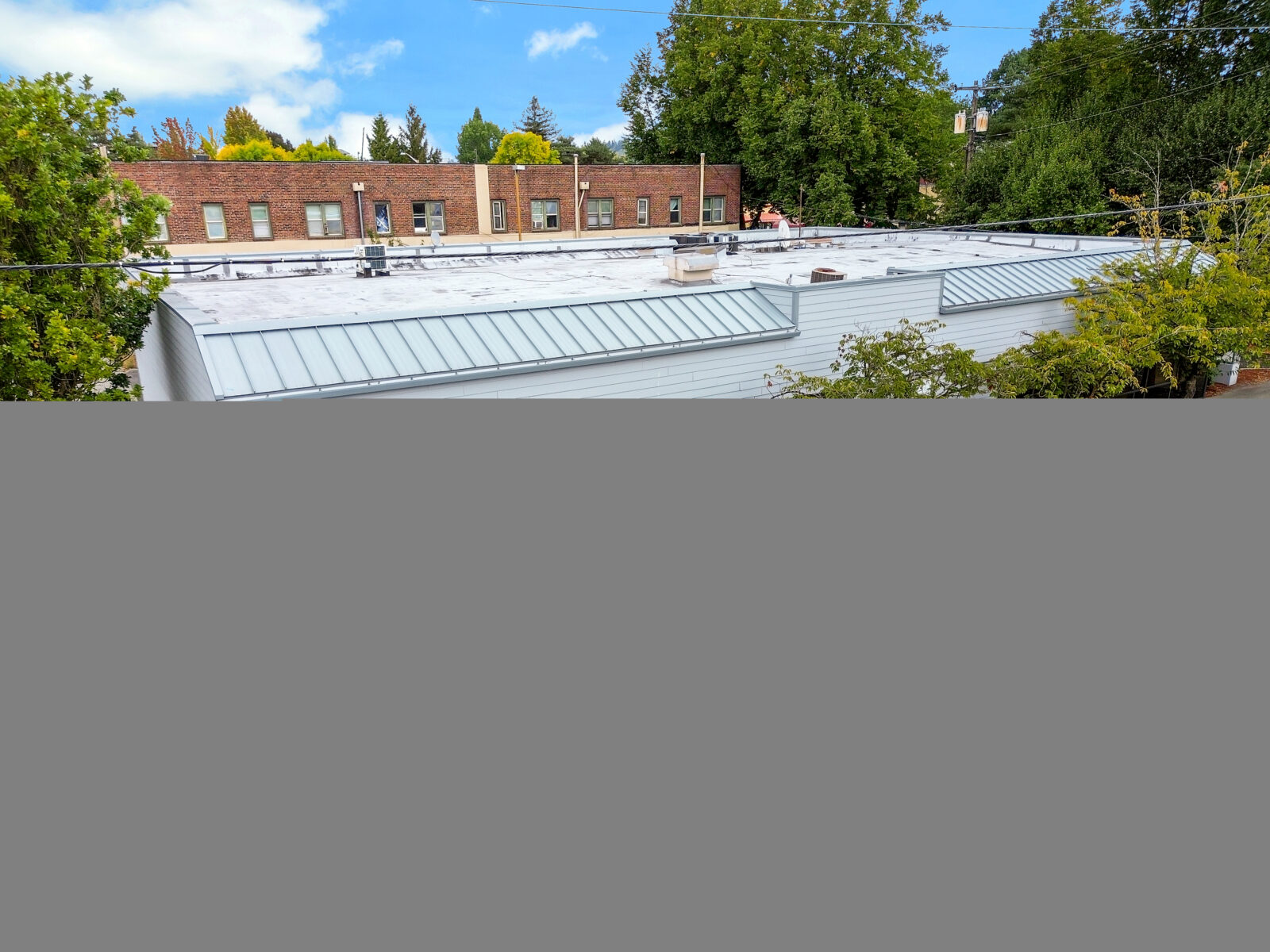 221 W Gowe St