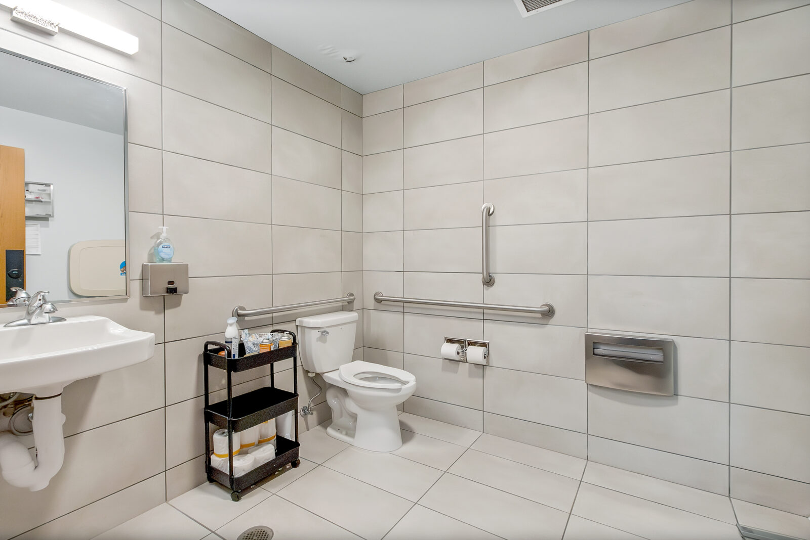 221 W Gowe St