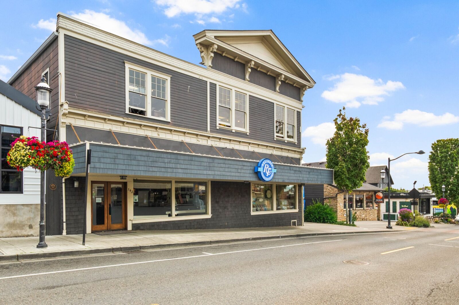 542 Main St
