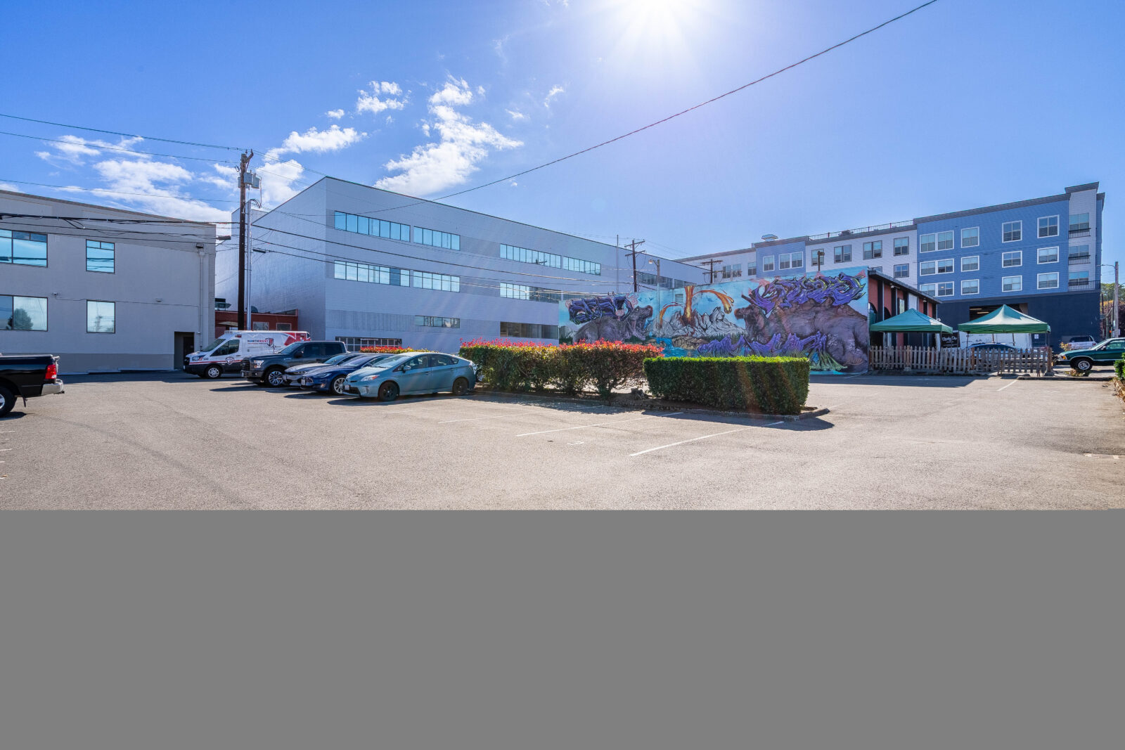 1300 Wall St
