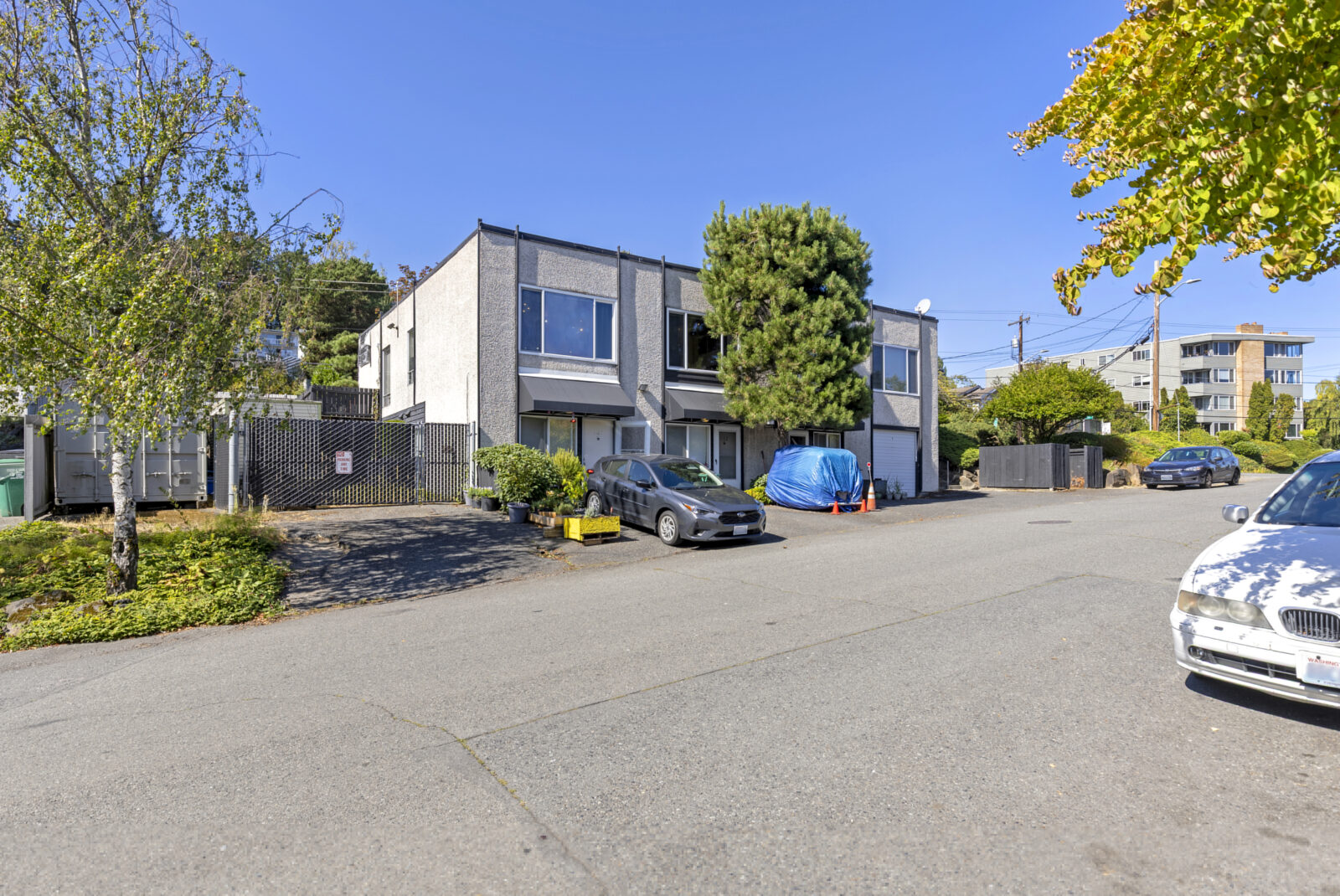 2600 Thorndyke Ave W