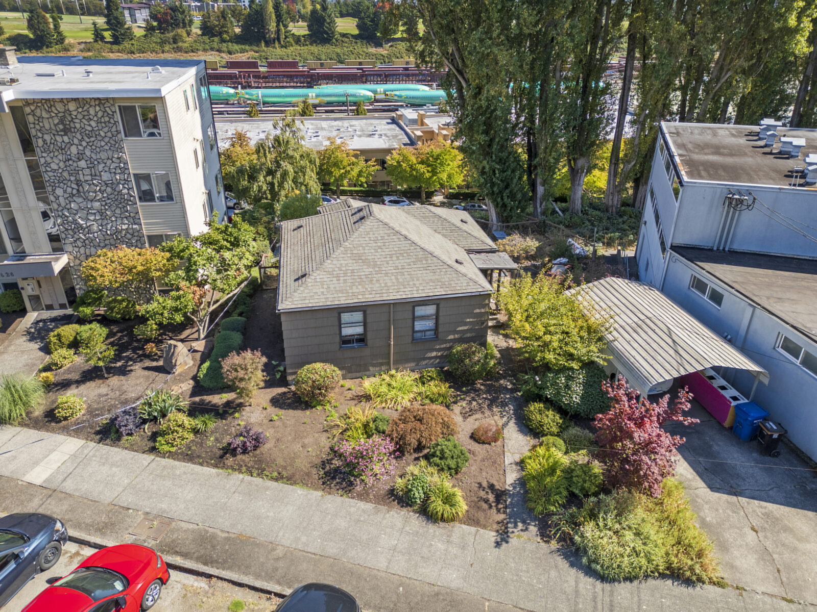 2600 Thorndyke Ave W