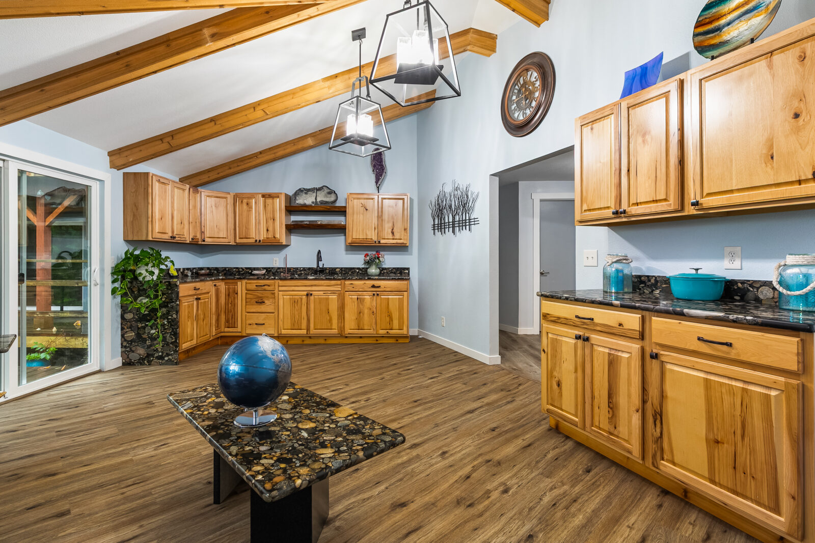 4777 Guide Meridian