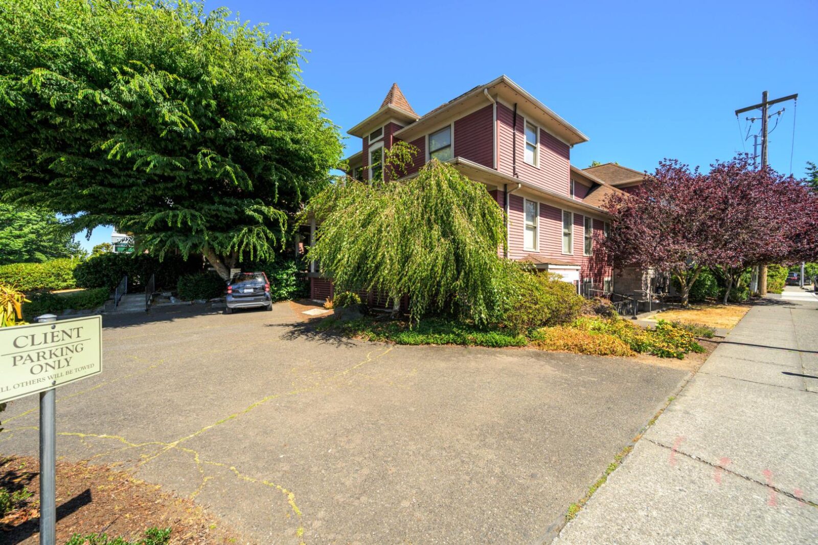 300 N Commercial St