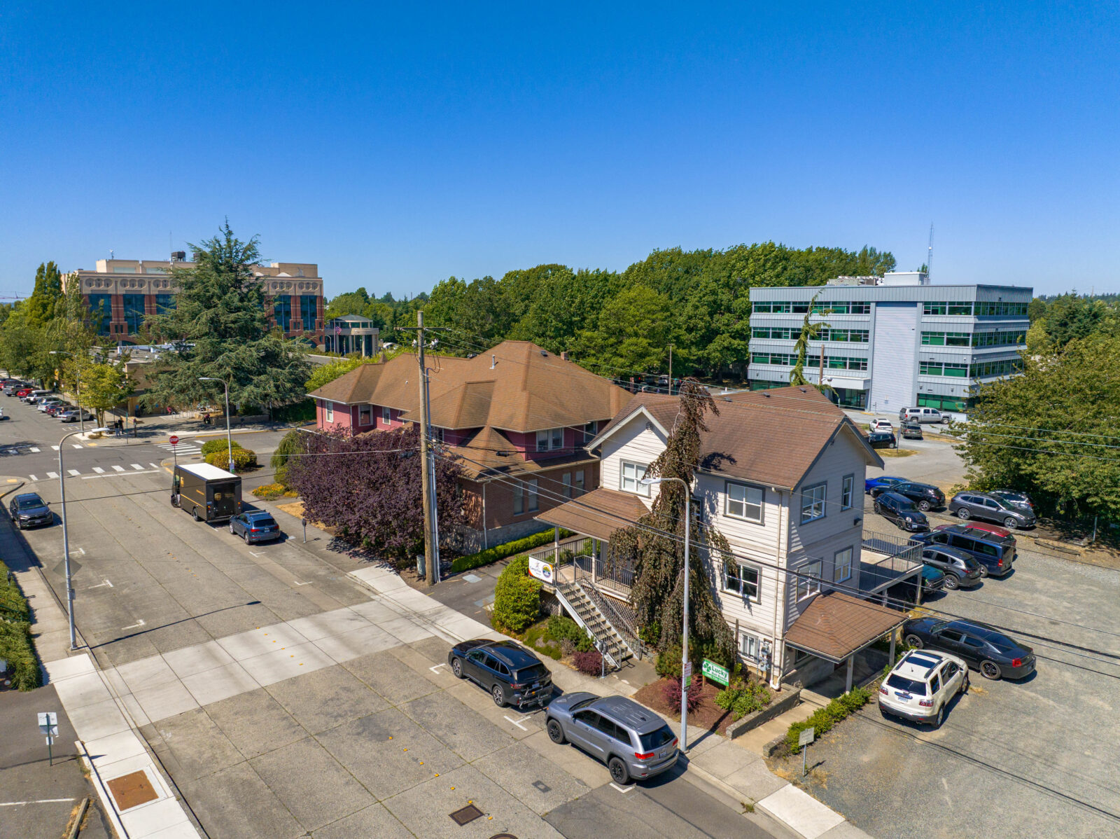300 N Commercial St