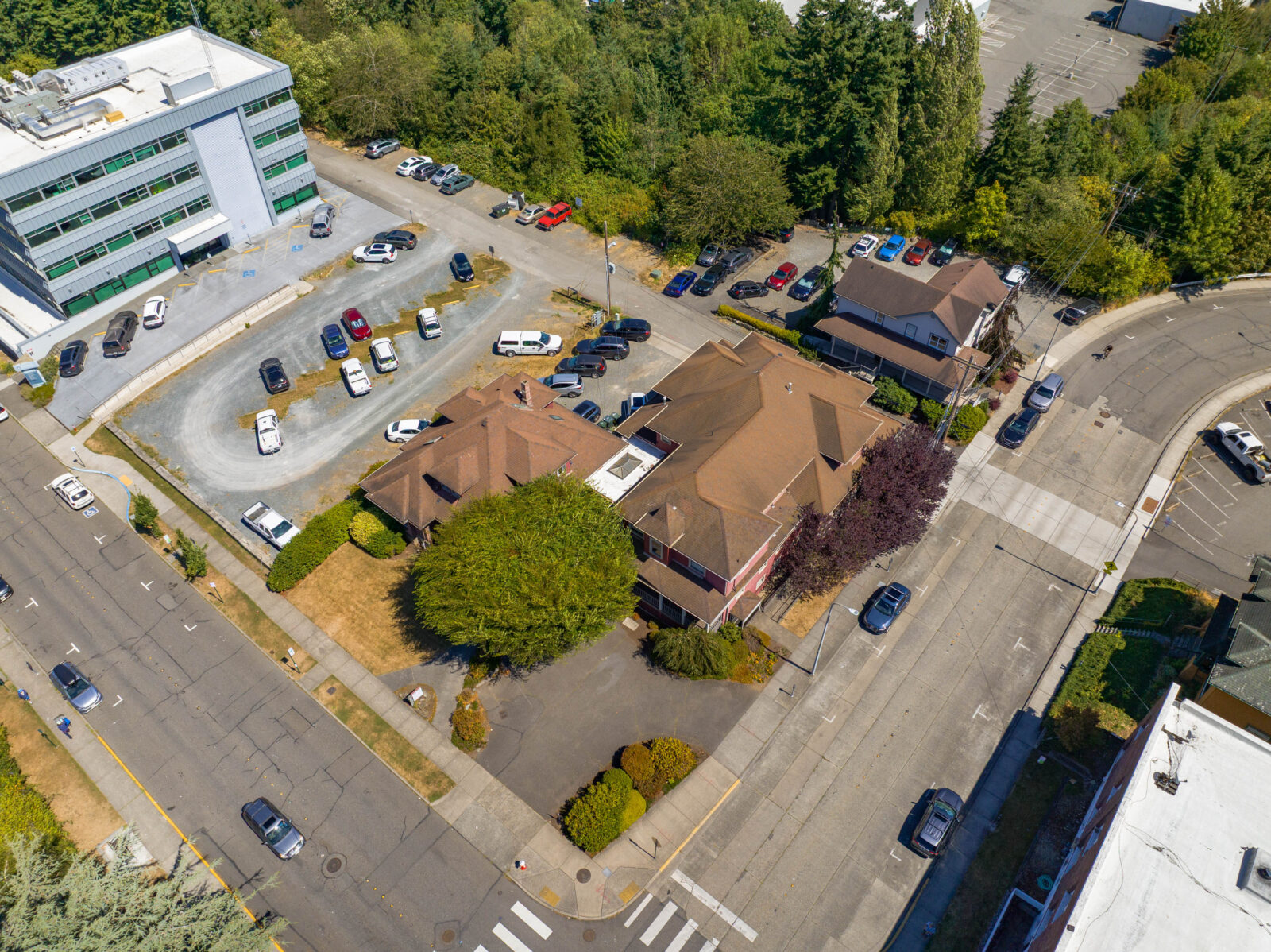 300 N Commercial St