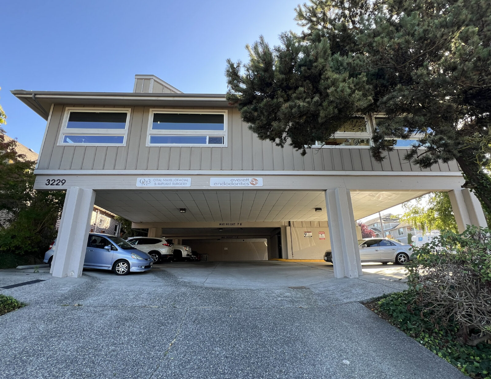 3229 Hoyt Ave