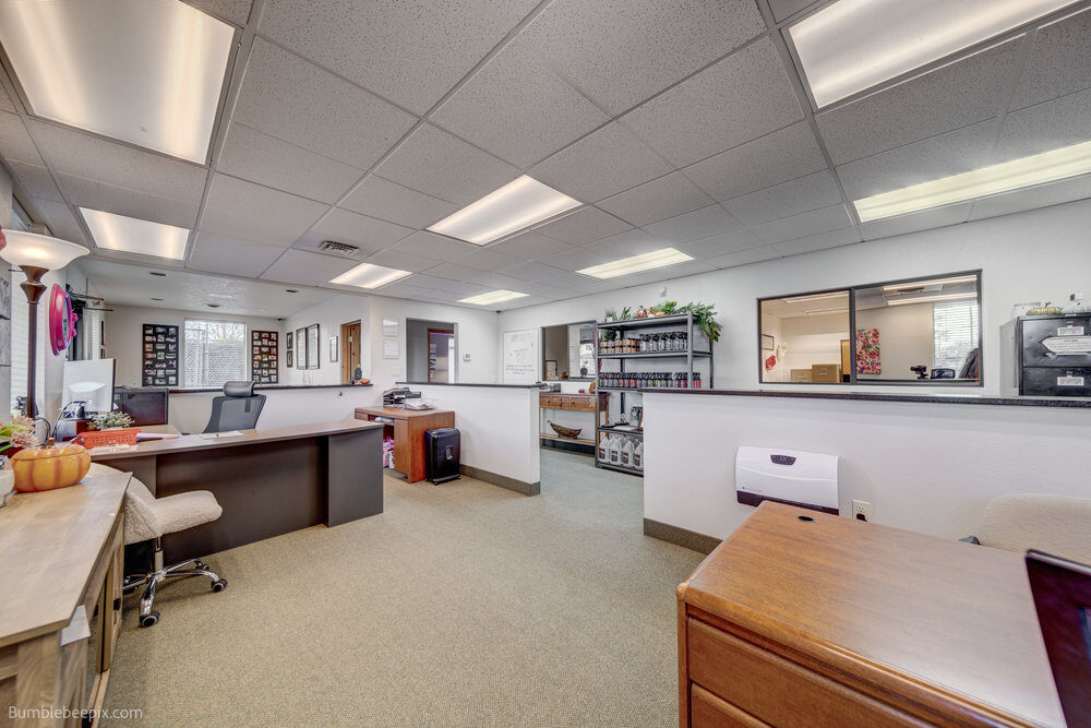 106 N Hutchinson Rd