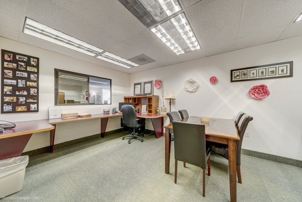 106 N Hutchinson Rd