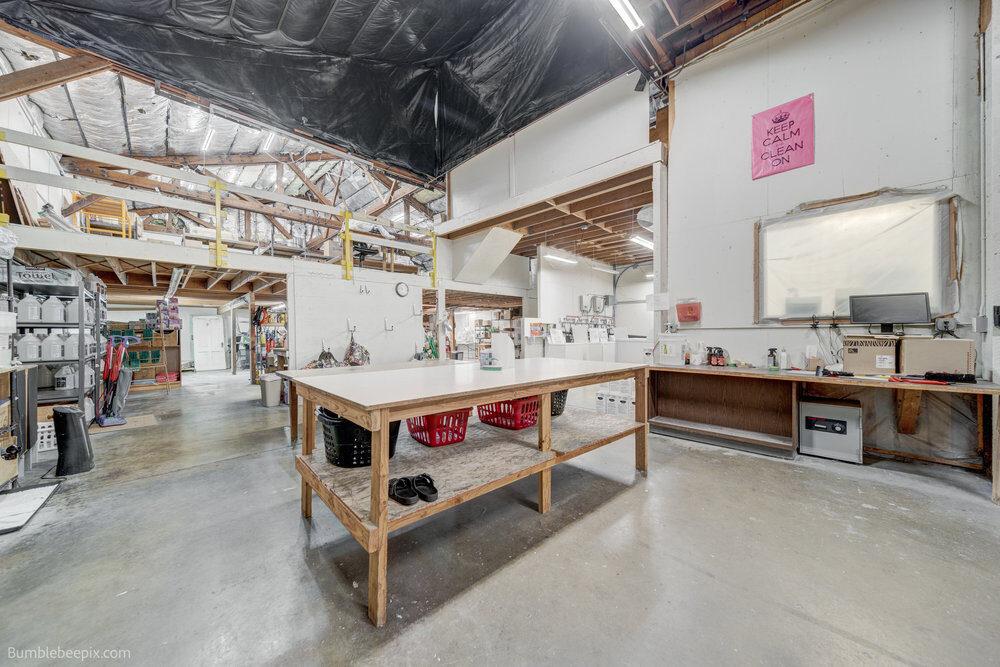 106 N Hutchinson Rd