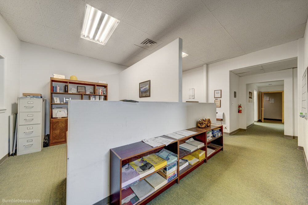 106 N Hutchinson Rd