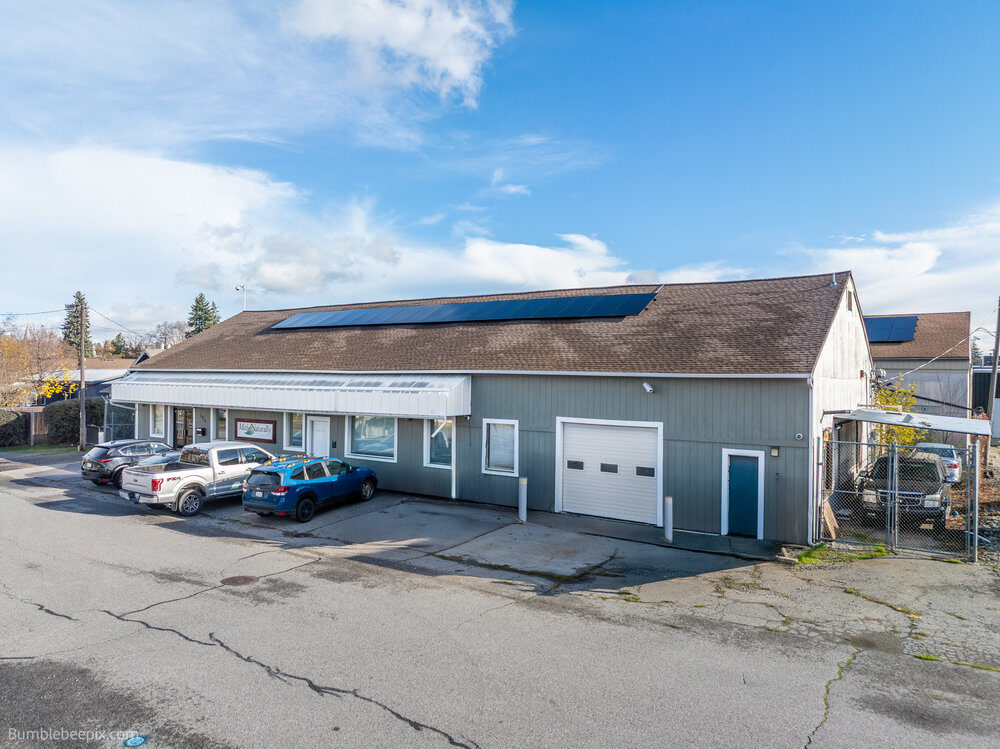 106 N Hutchinson Rd