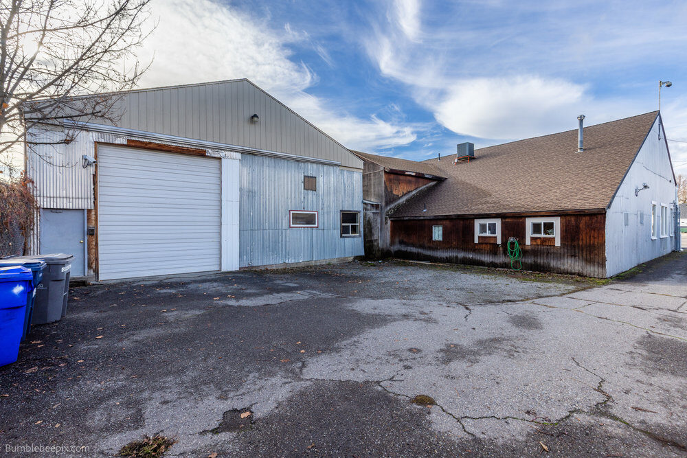 106 N Hutchinson Rd