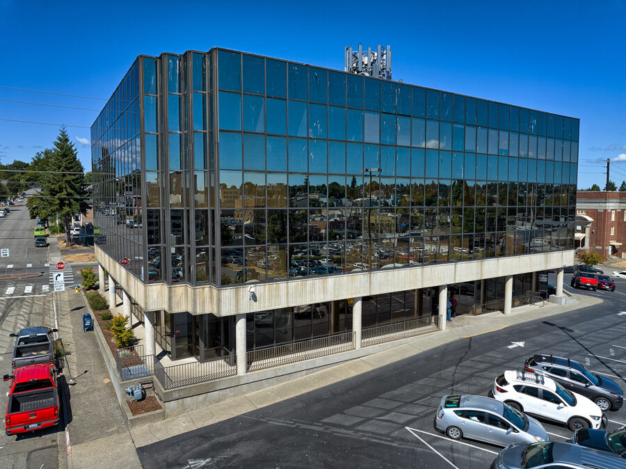 400 Warren Ave
