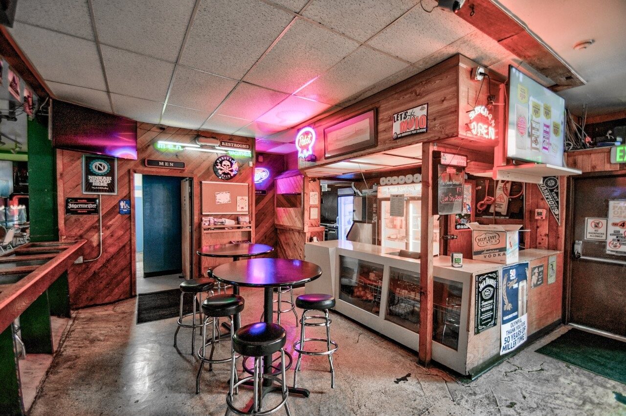 210 4th Ave E