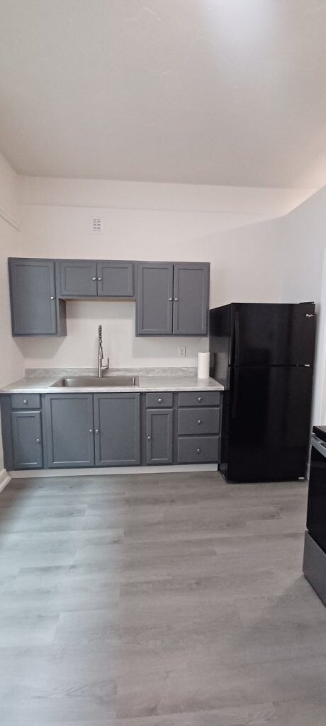 210 4th Ave E
