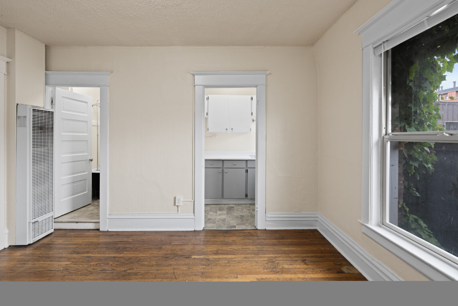 321 Broadway E