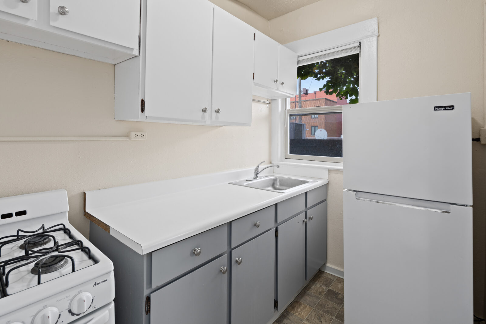 321 Broadway E