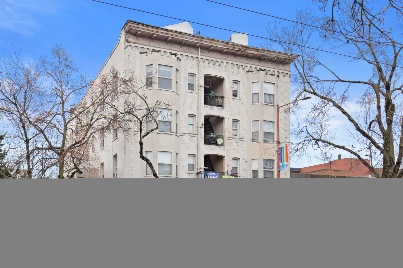 321 Broadway E