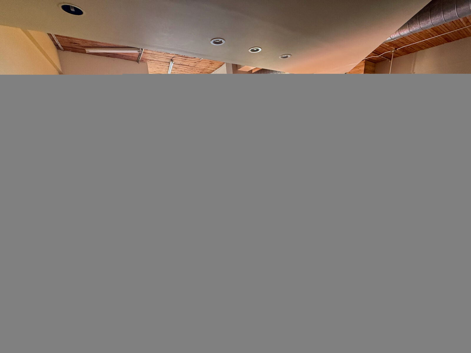 258 4th St