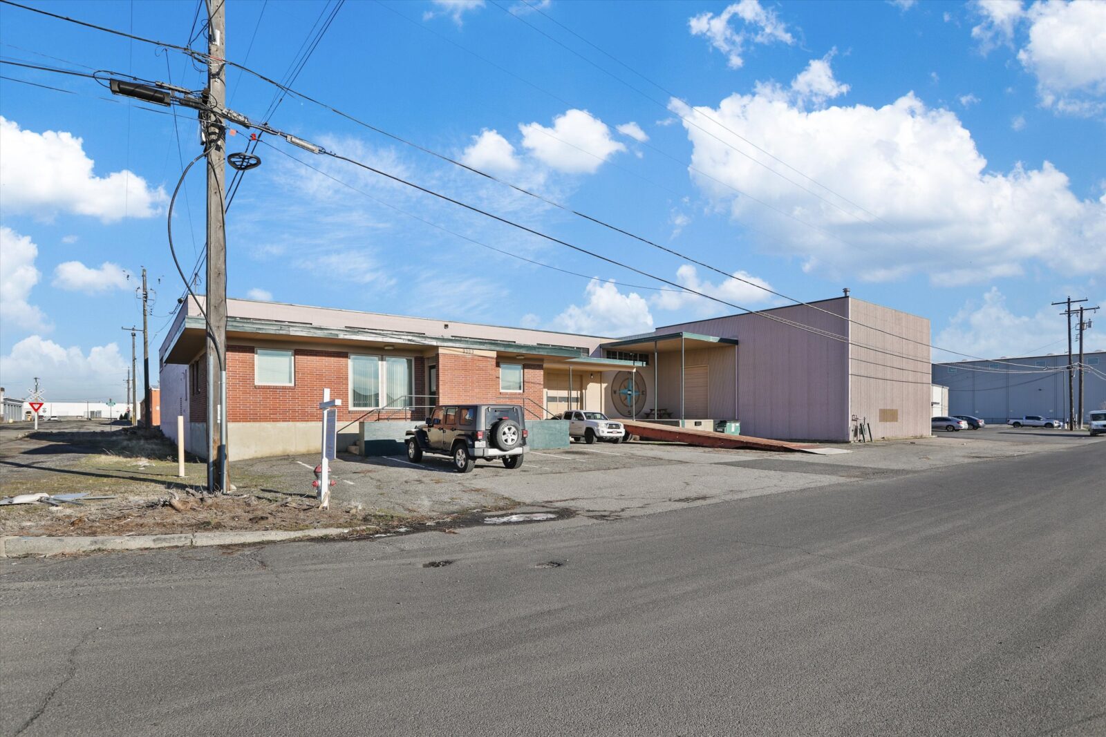 3303 E Ferry