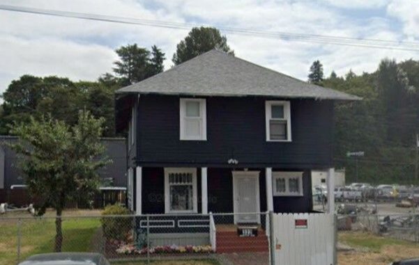 322 Railroad Ave S