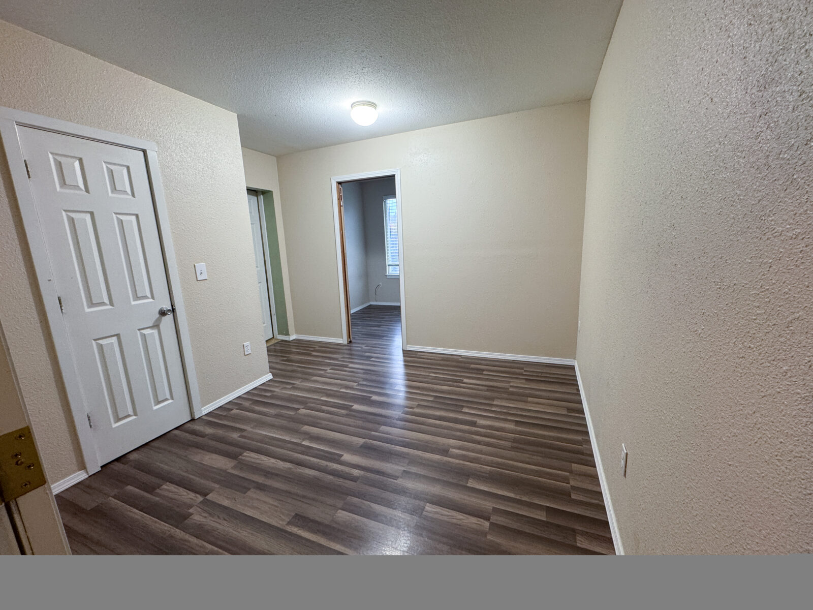 220 W 4th St