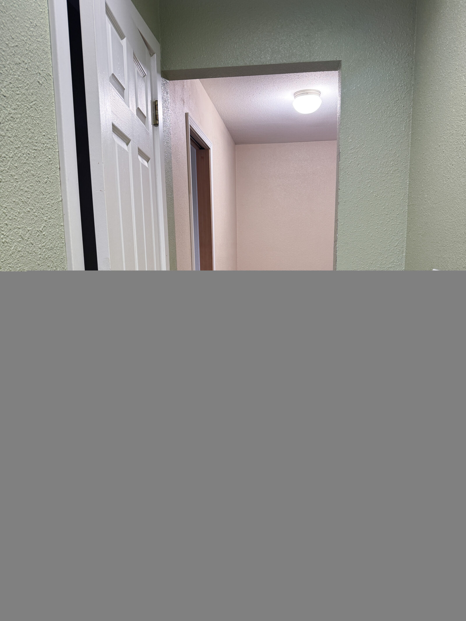 220 W 4th St