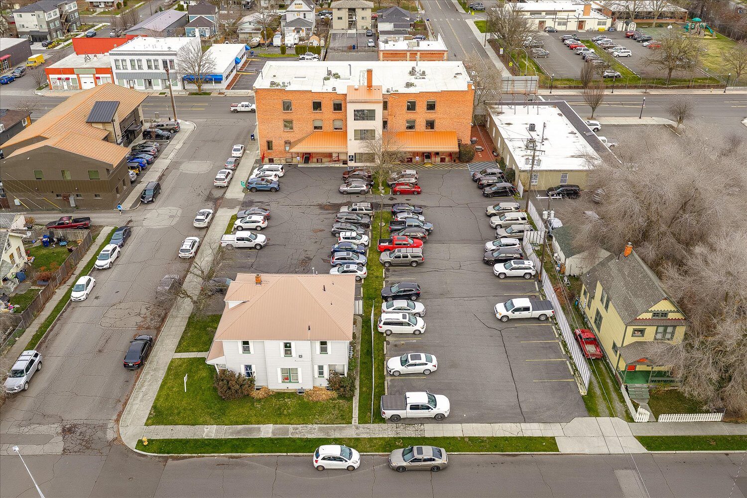 1717 W Broadway Ave