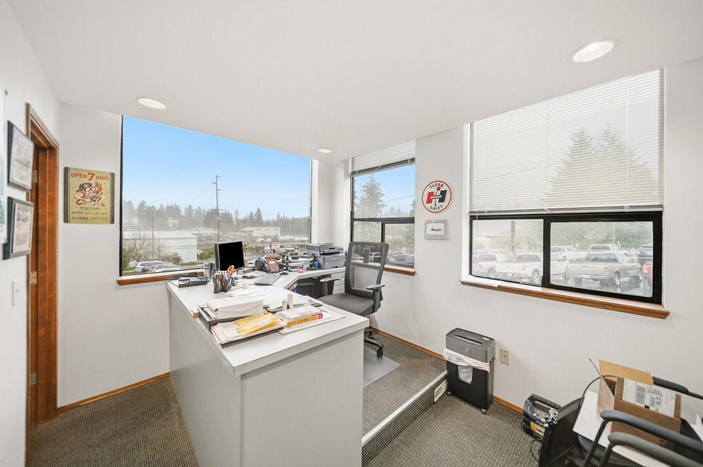 4701 Auto Center Blvd
