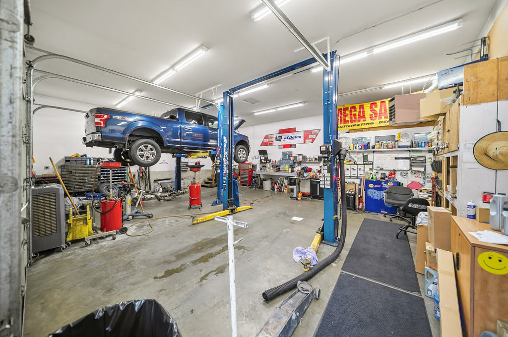 4701 Auto Center Blvd