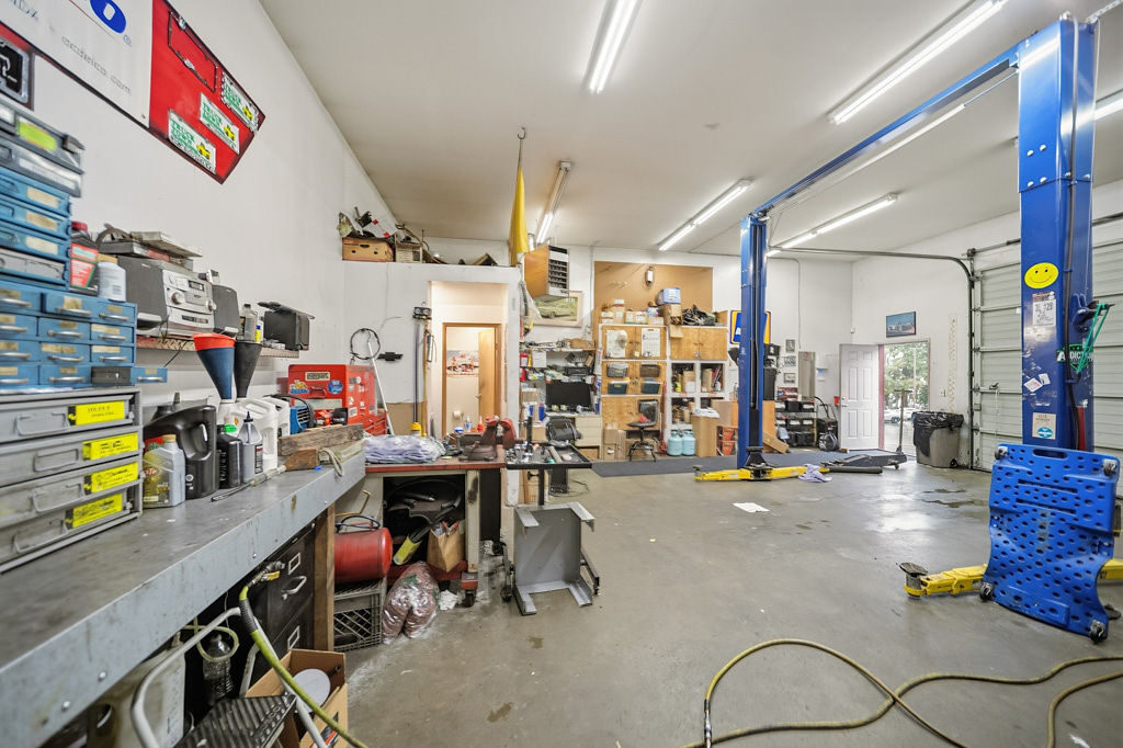 4701 Auto Center Blvd