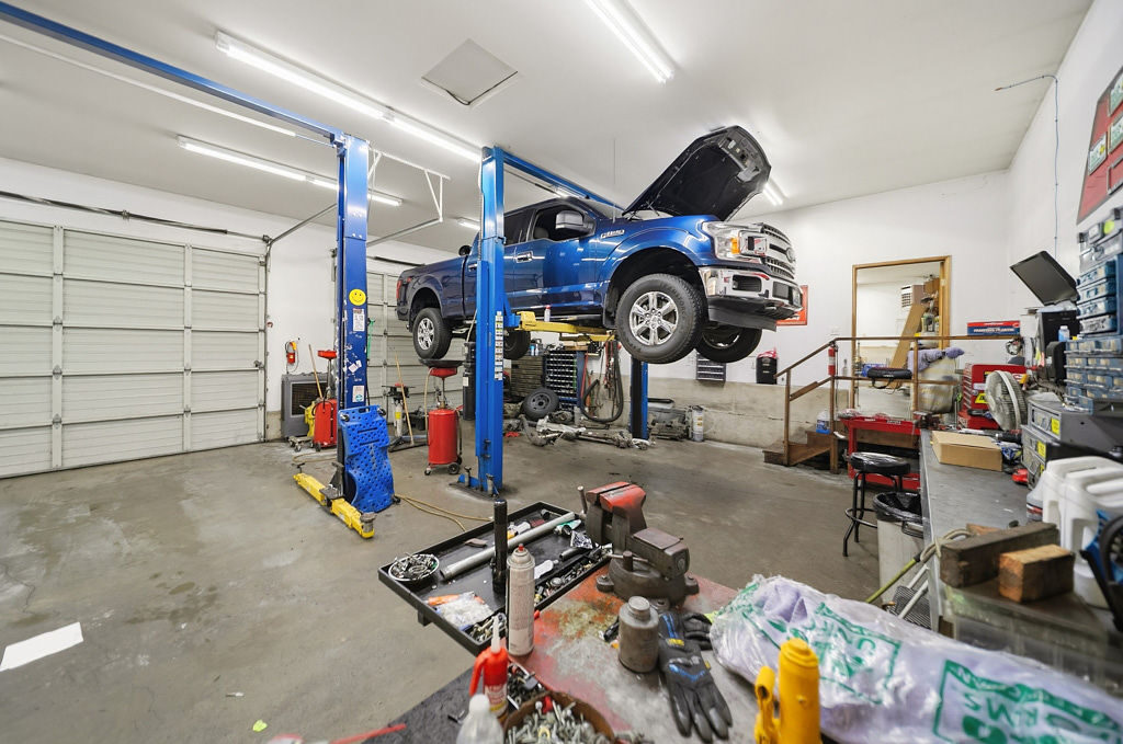4701 Auto Center Blvd