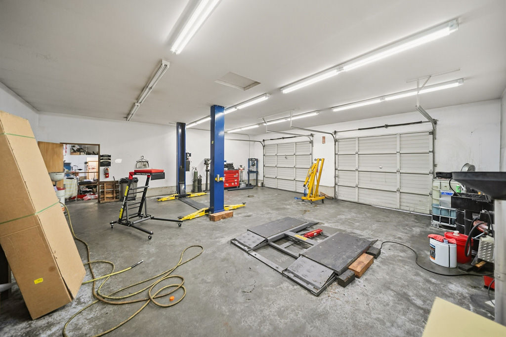 4701 Auto Center Blvd