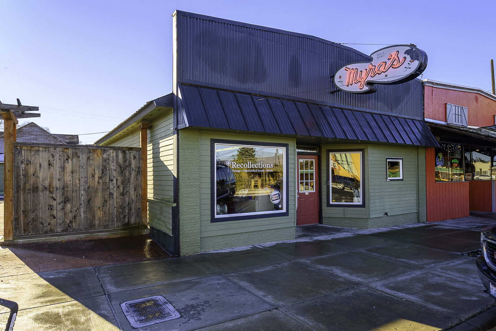 315 Main Ave E