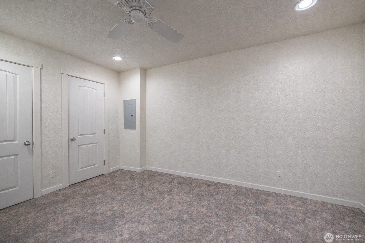 315 Main Ave E