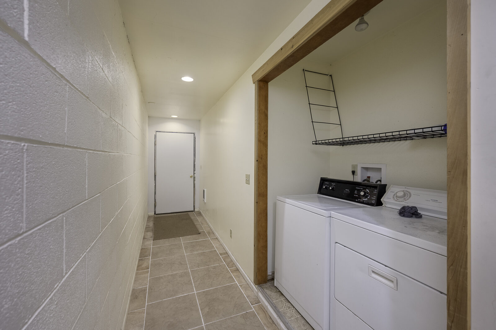 315 Main Ave E