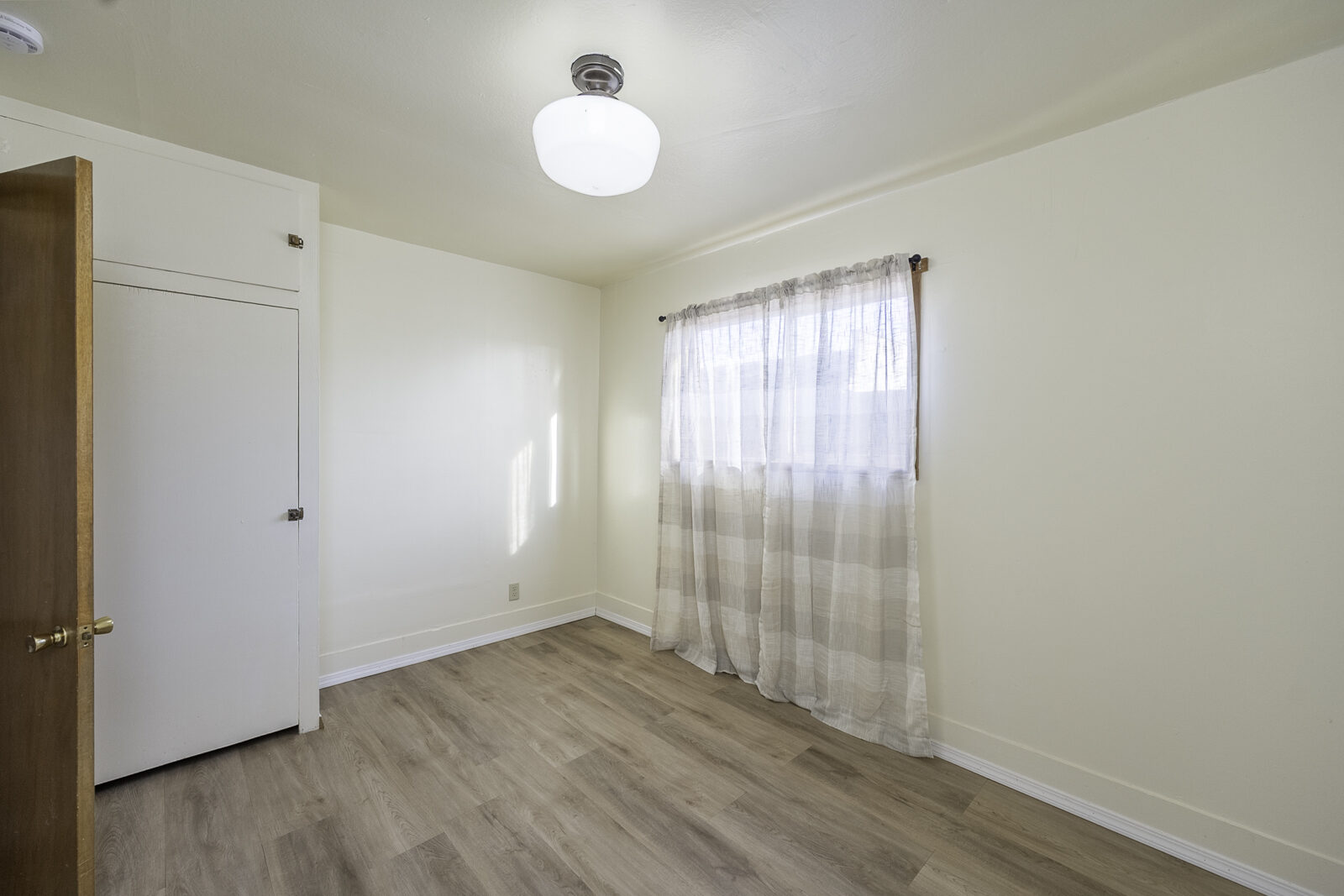 315 Main Ave E