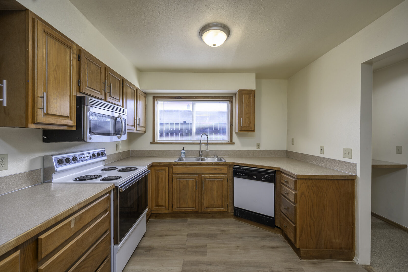 315 Main Ave E