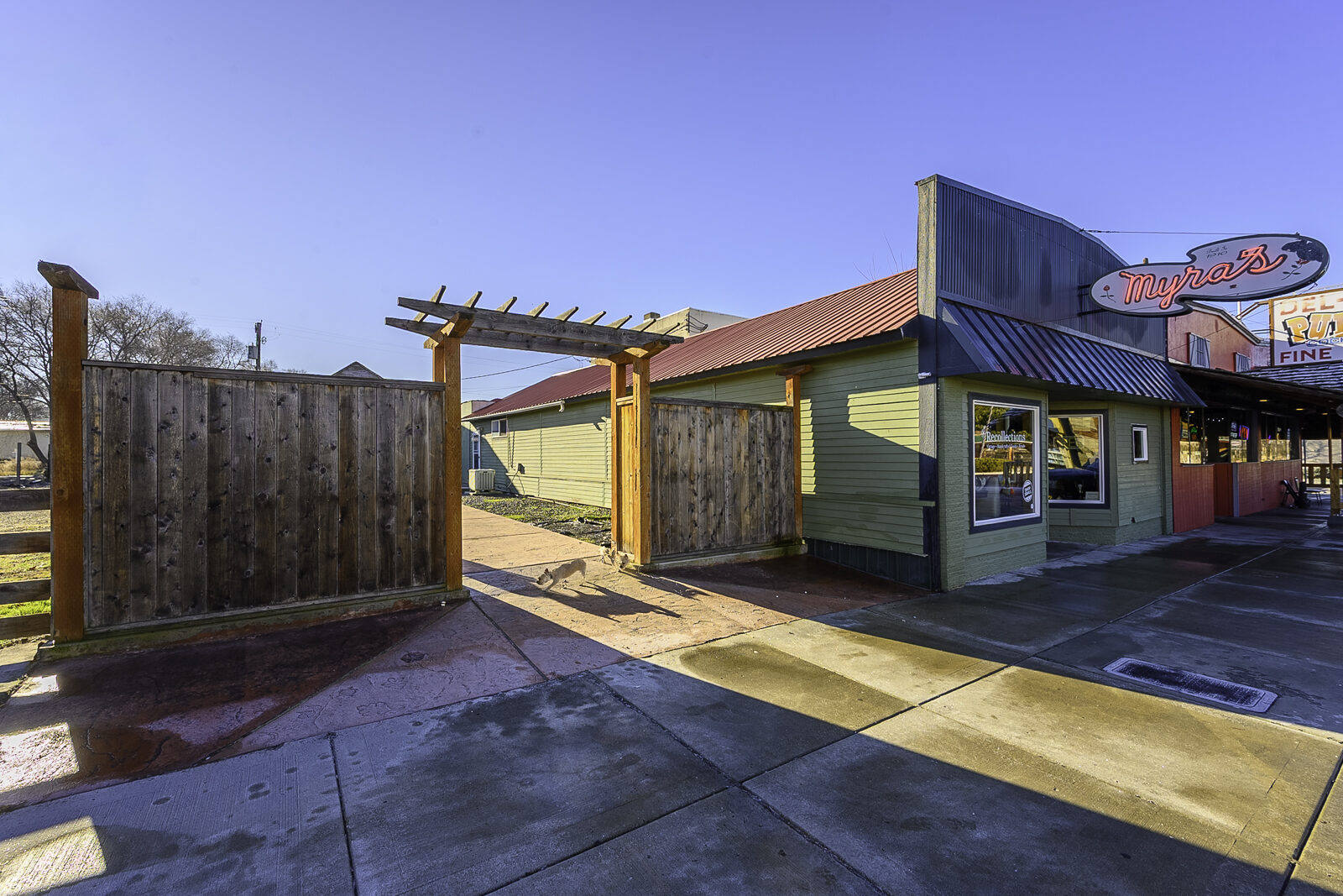 315 Main Ave E