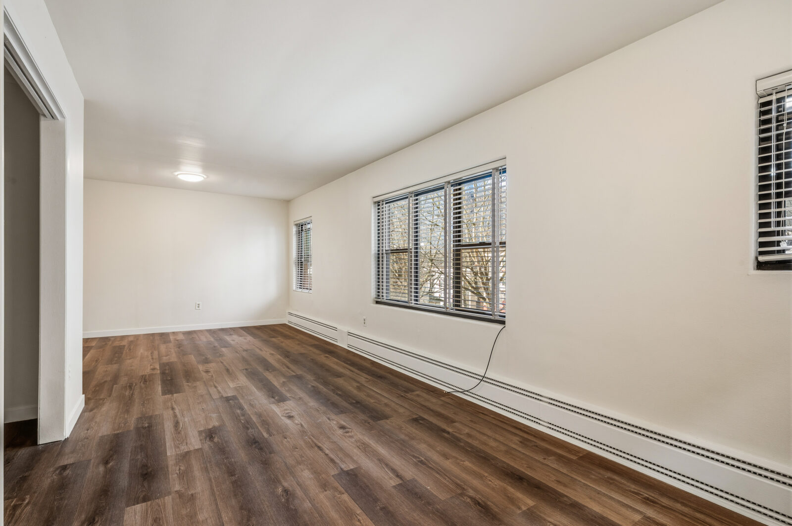 804 James St
