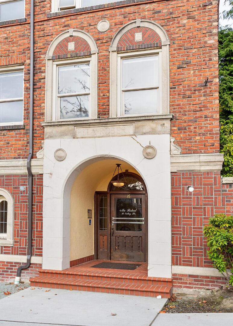 16 Valley St