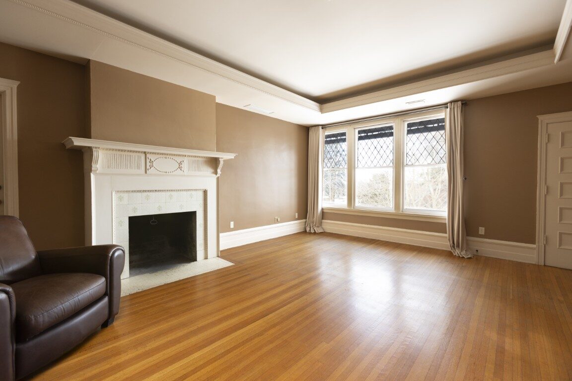703 W 7th Avenue