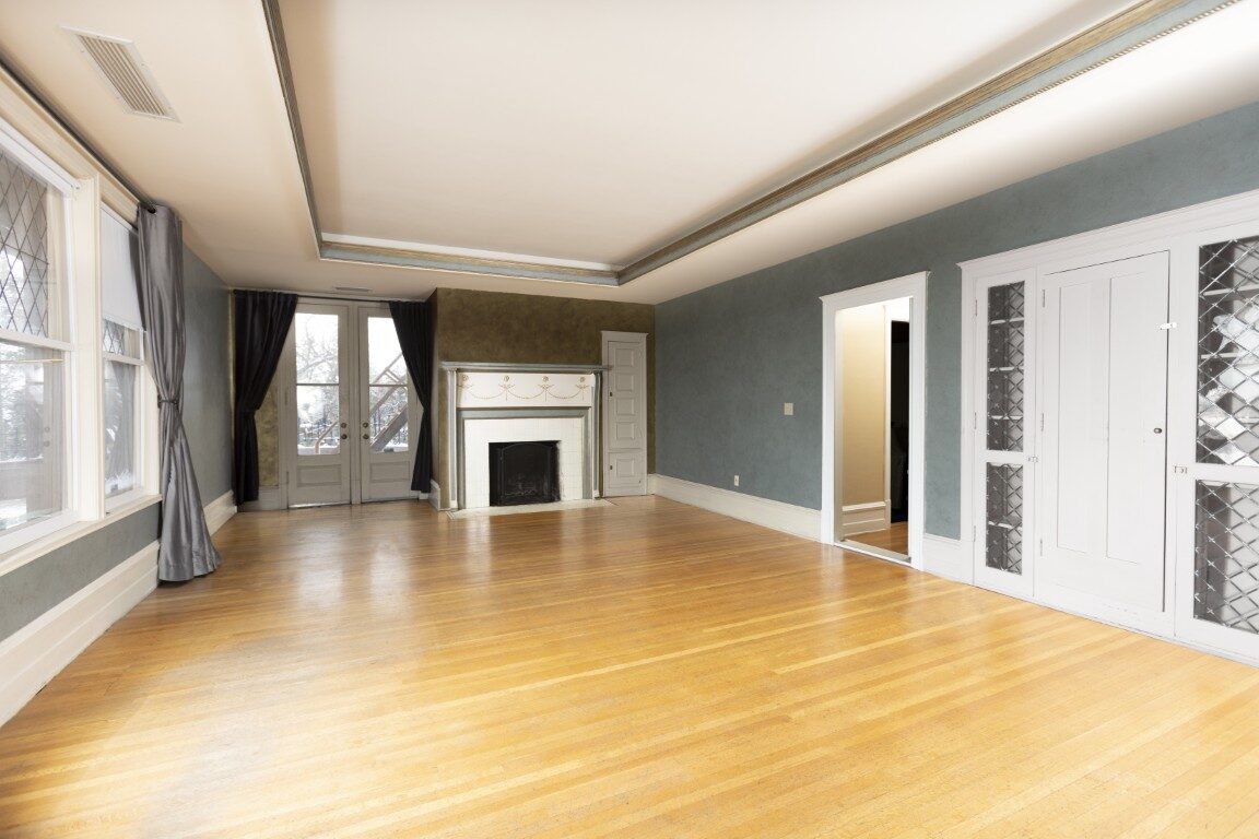 703 W 7th Avenue