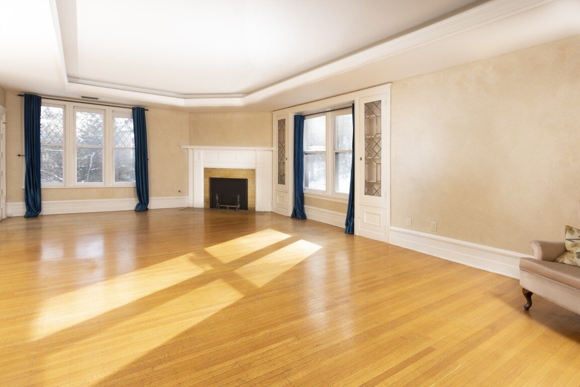 703 W 7th Avenue