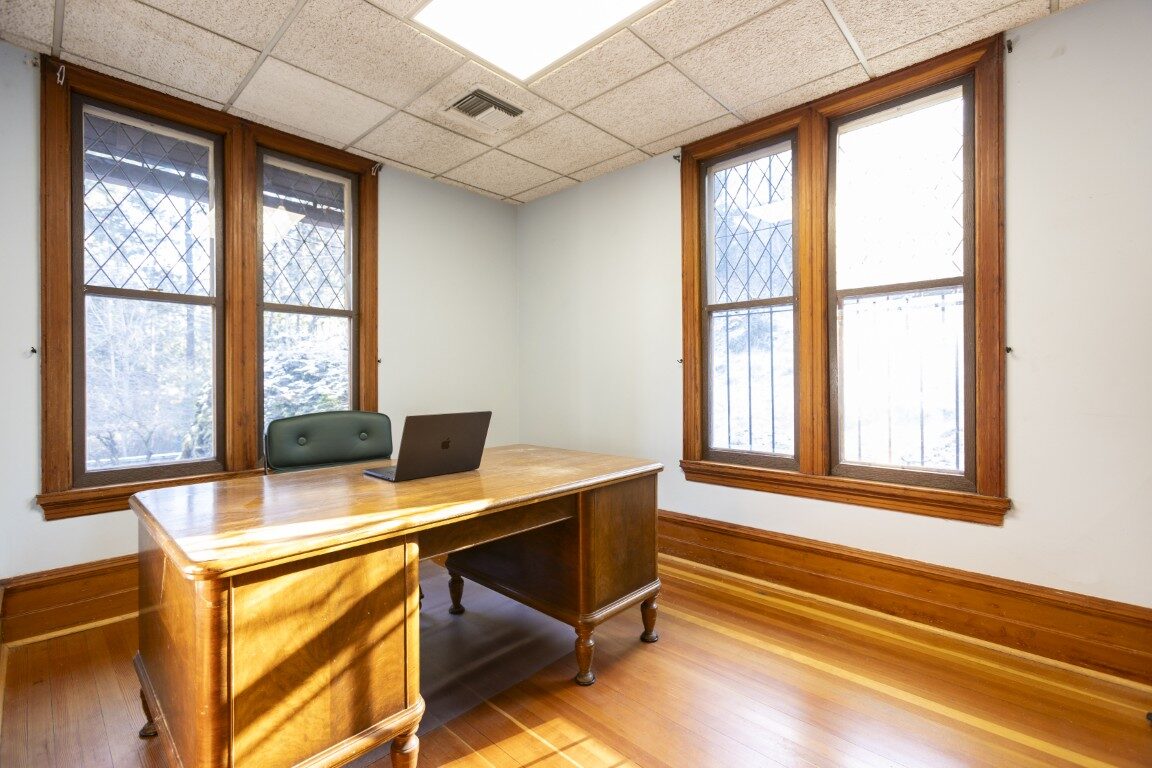 703 W 7th Avenue